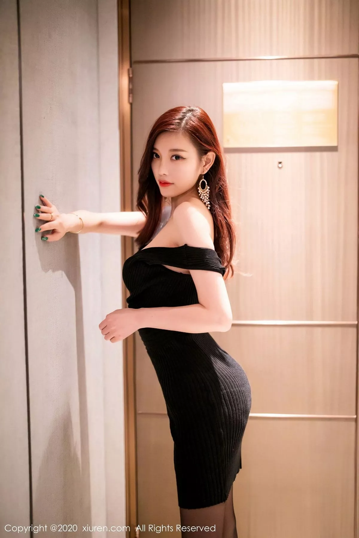 [XiuRen秀人网]第2704期杨晨晨写真-秀人资源网